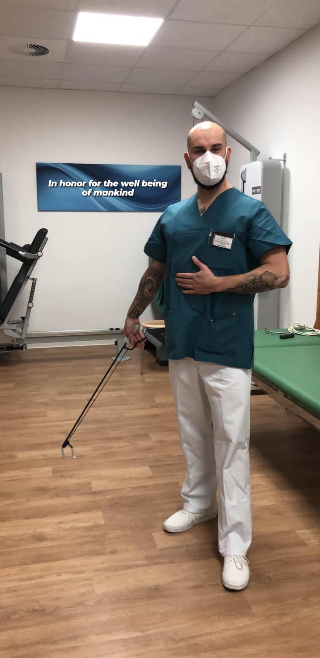 Daniel Beckstein im Physio-Praktikum